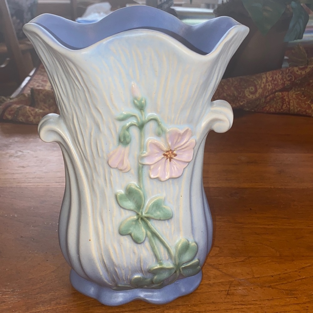 Vintage Weller pottery “Roba” scalloped edge floral ombré colored textured vase